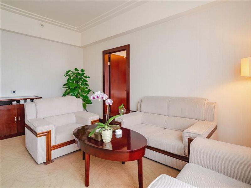 Ramada Chengdu North Hotel Bagian luar foto
