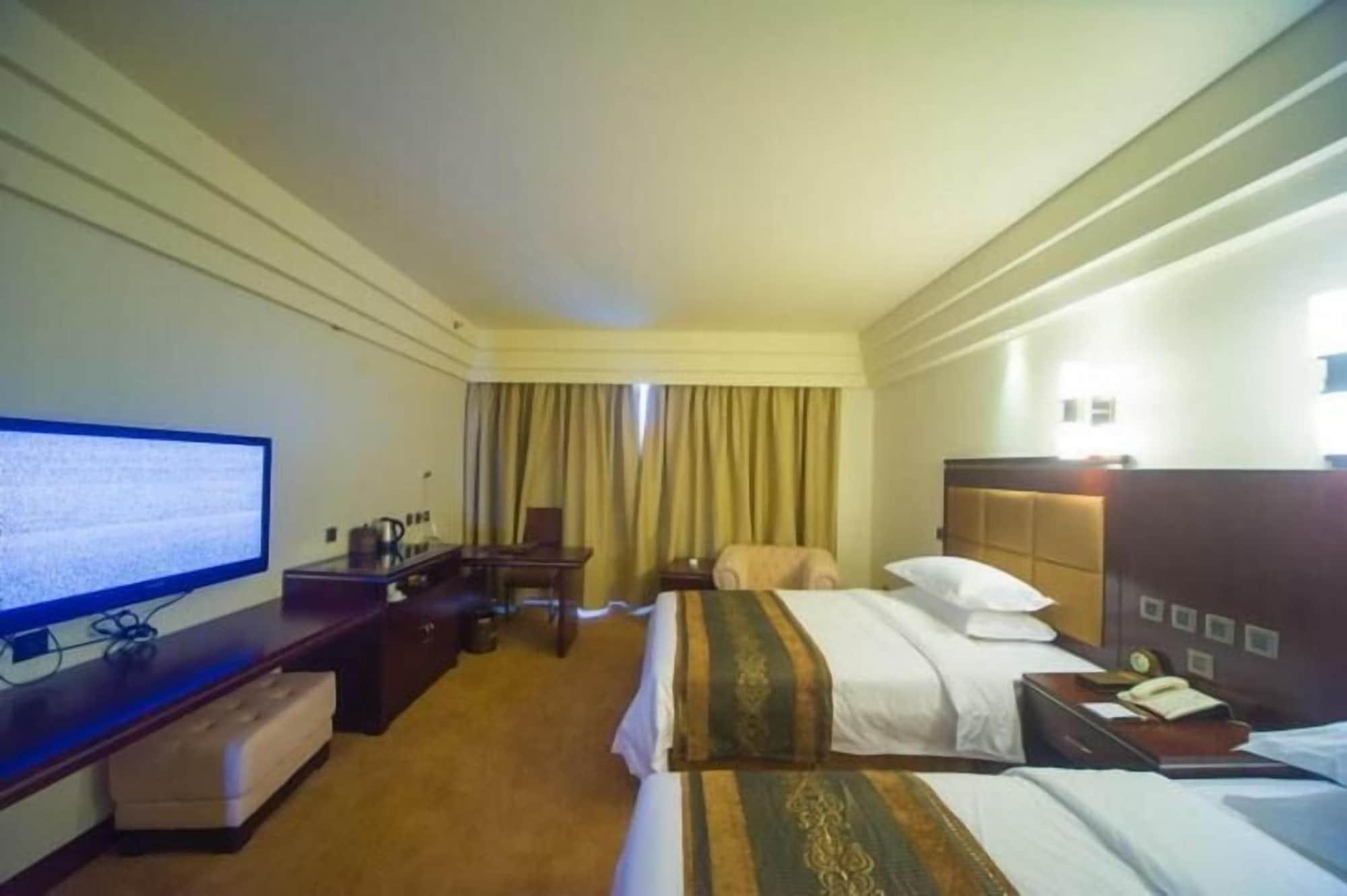 Ramada Chengdu North Hotel Bagian luar foto