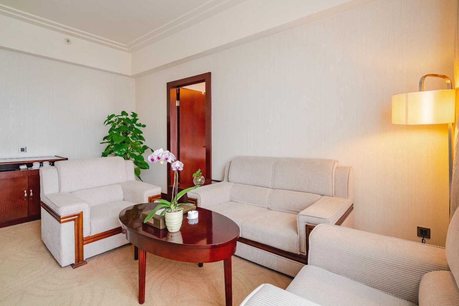 Ramada Chengdu North Hotel Bagian luar foto