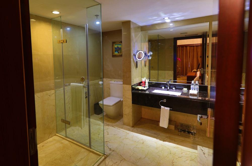 Ramada Chengdu North Hotel Bagian luar foto