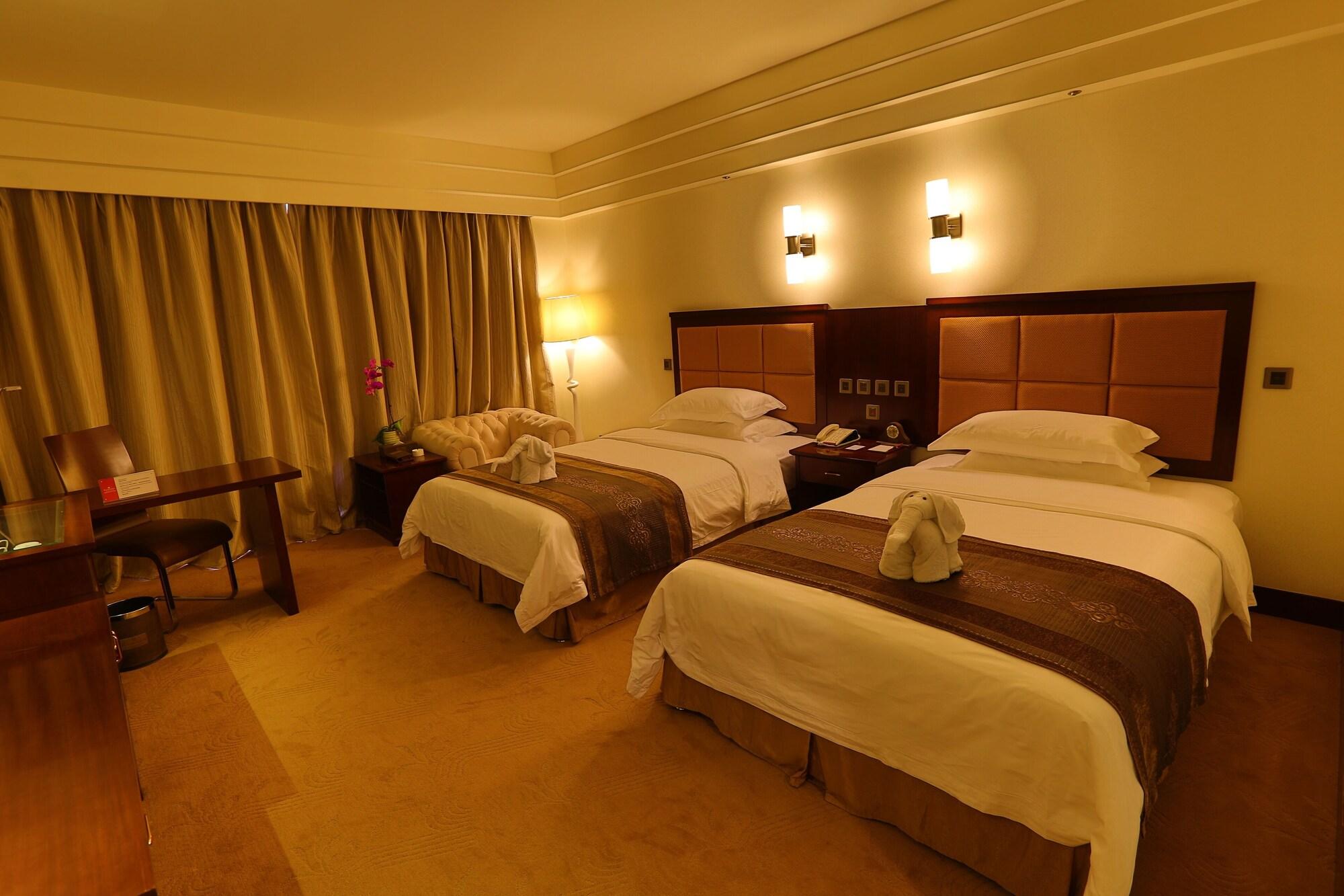 Ramada Chengdu North Hotel Bagian luar foto