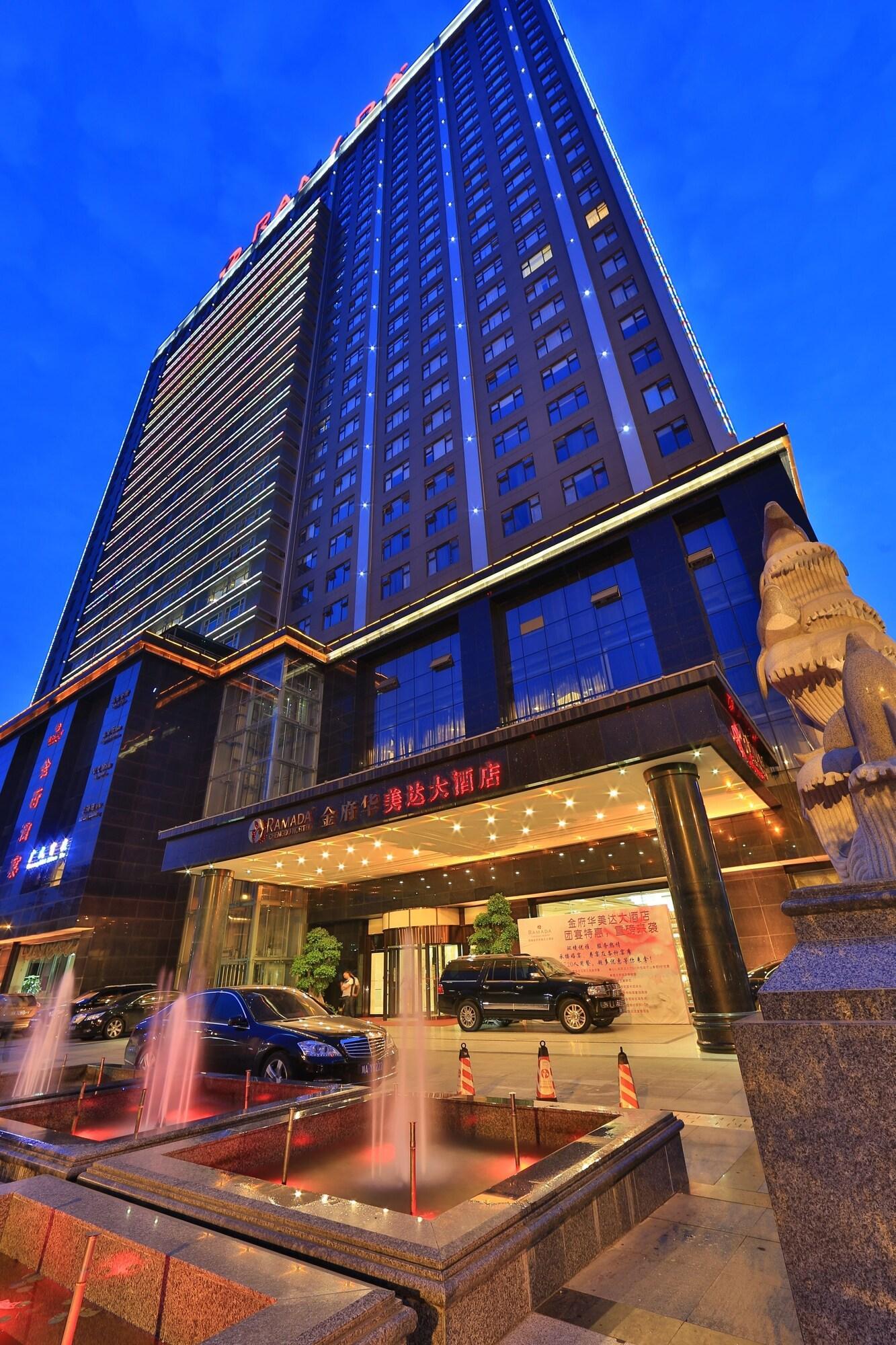Ramada Chengdu North Hotel Bagian luar foto